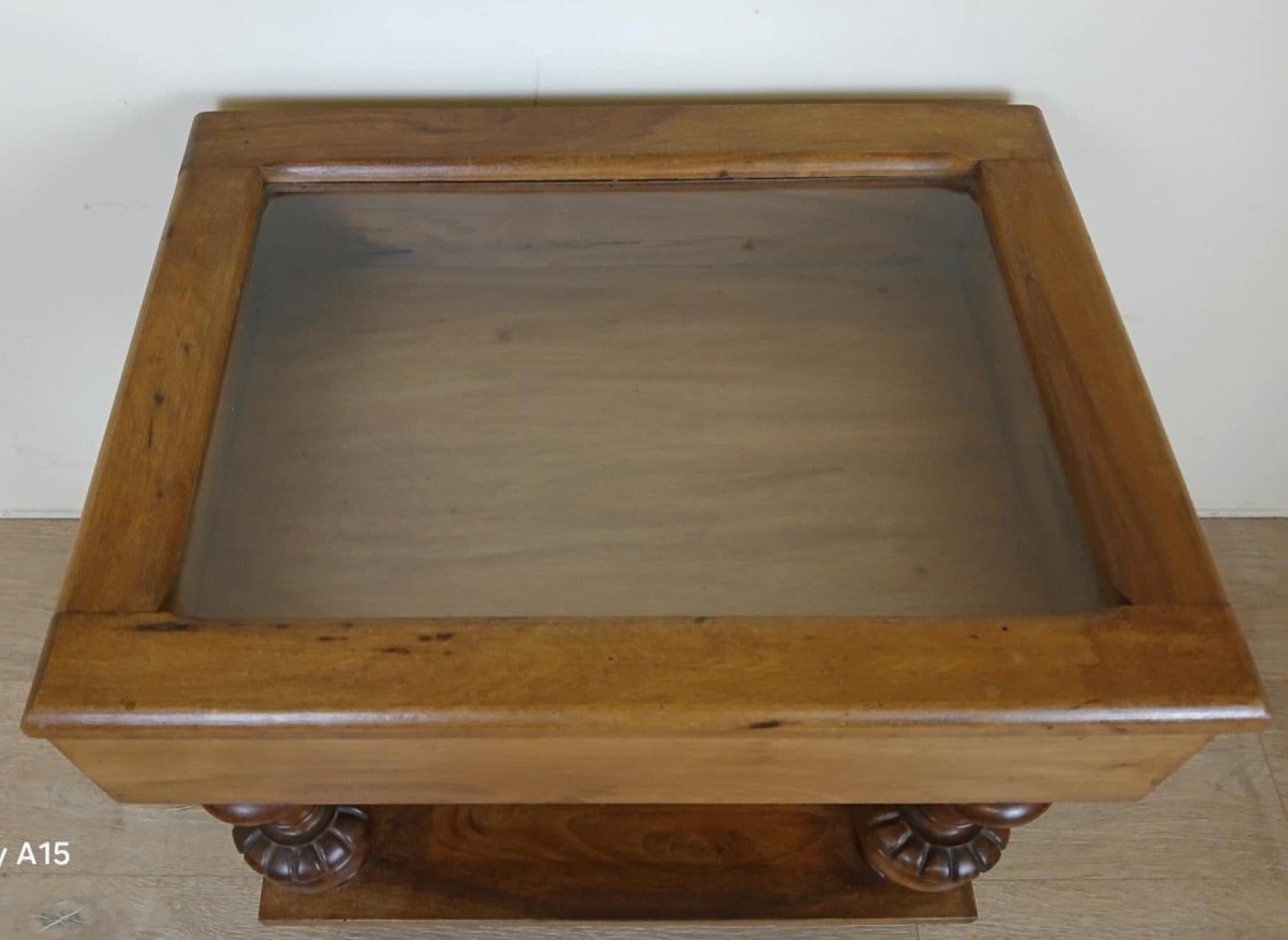  Renaissance Style Display Case In Solid Walnut Circa 1850-photo-3