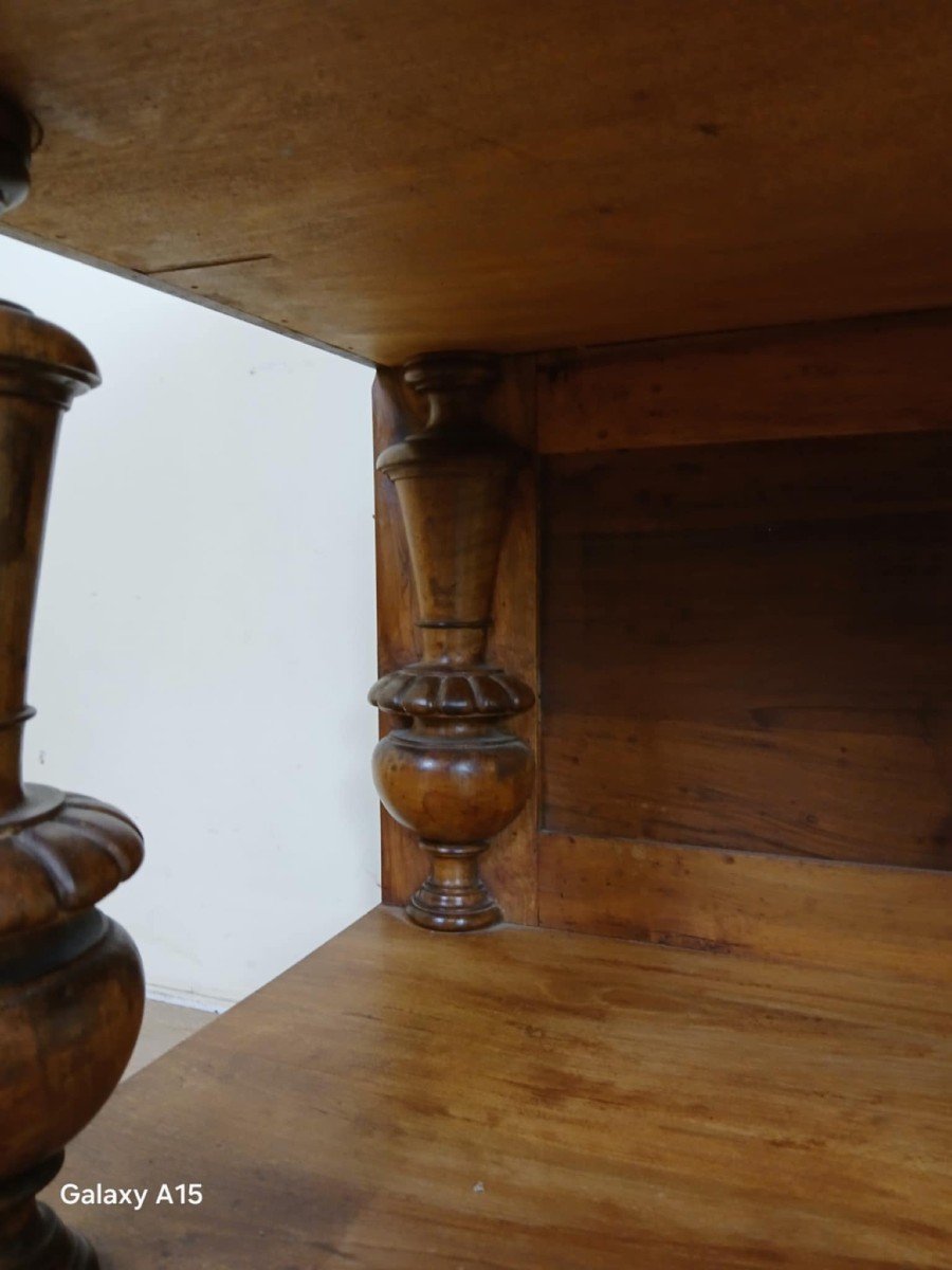  Renaissance Style Display Case In Solid Walnut Circa 1850-photo-4