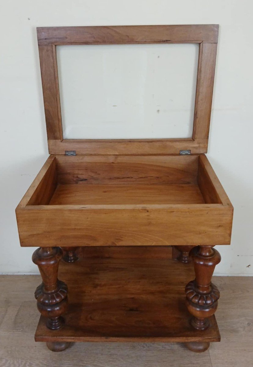  Renaissance Style Display Case In Solid Walnut Circa 1850-photo-5