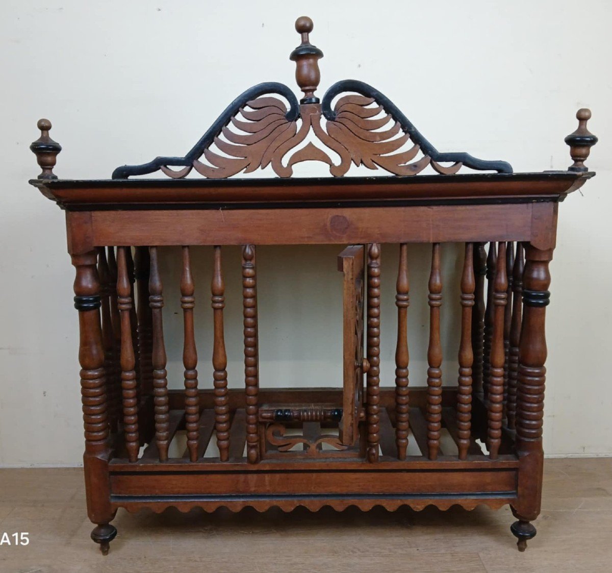 Provencal Panetière In Carved Openwork Walnut Circa 1800 -photo-2