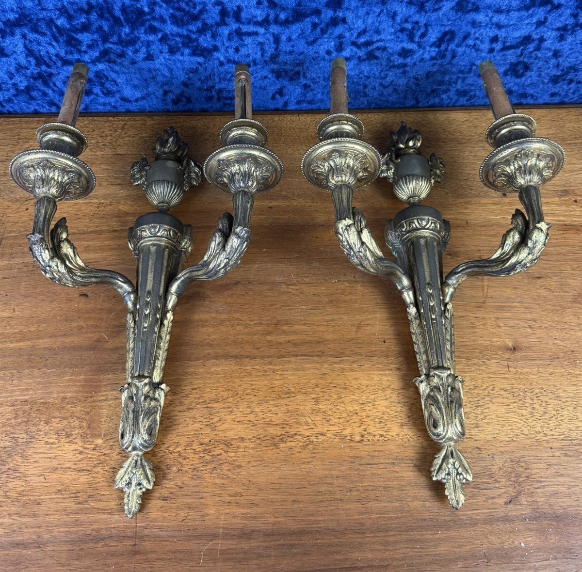 Superb And Important Pair Of Lxvi Style Wall Lights In Gilt Bronze 