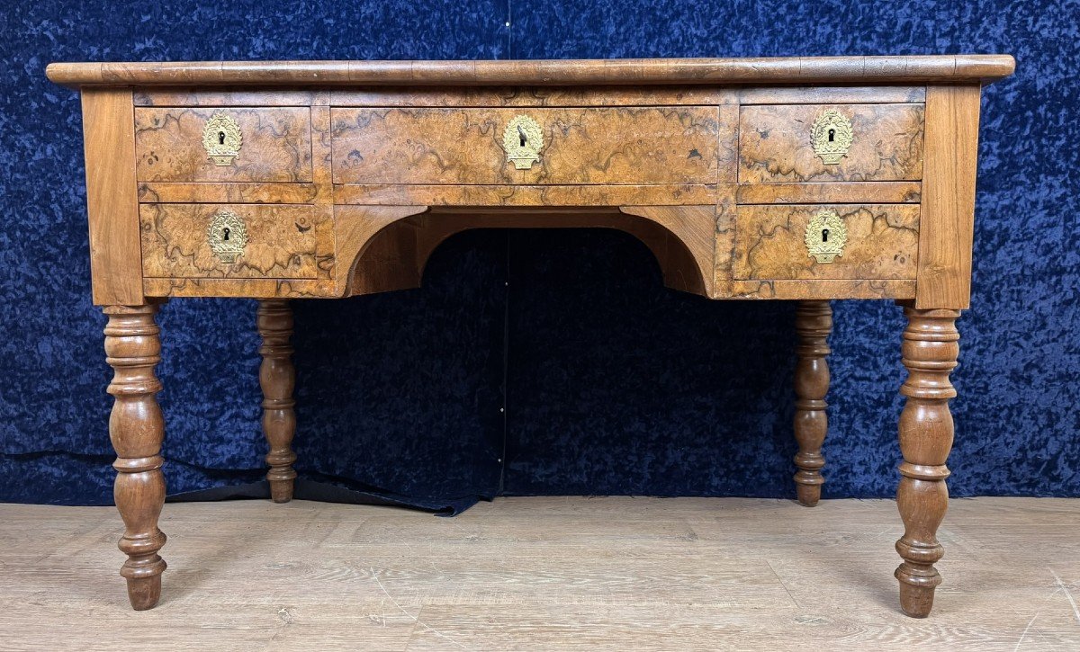 Very Beautiful Louis Philippe Period Desk In Burl Walnut Circa 1830 