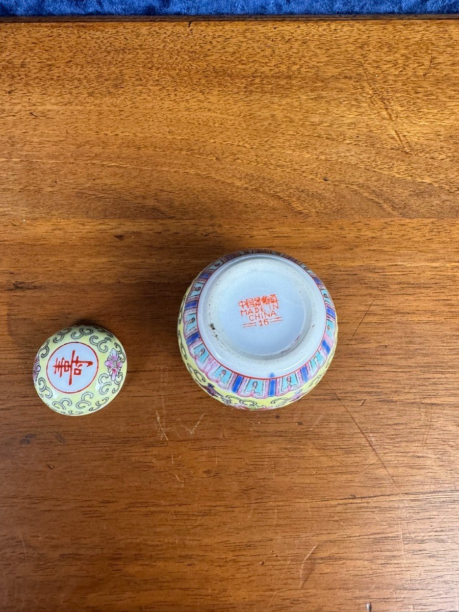 Two Vintage Chinese Porcelain Ginger Jars Decorated With Flowers And Symbols-photo-4