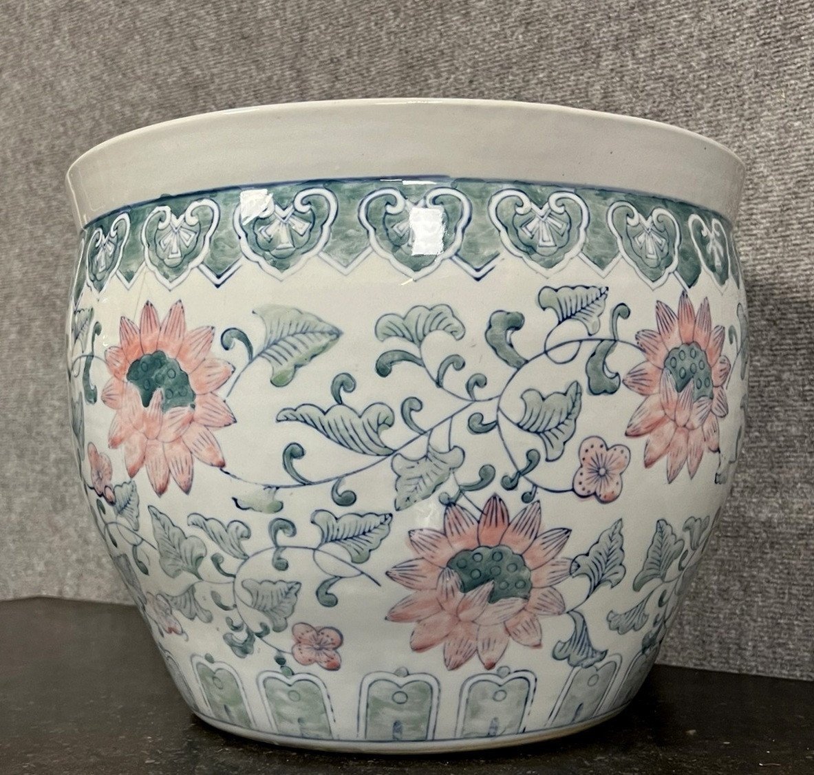 China Late 19th Century: Porcelain Aquarium With White, Blue And Pink Lotus  -photo-1