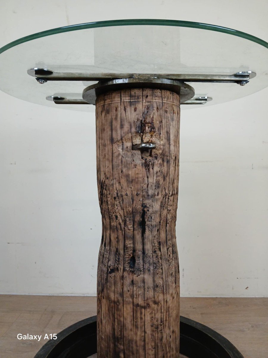 Industrial Design For This High Table Made With An Old Pulley And A Wooden Axle -photo-2