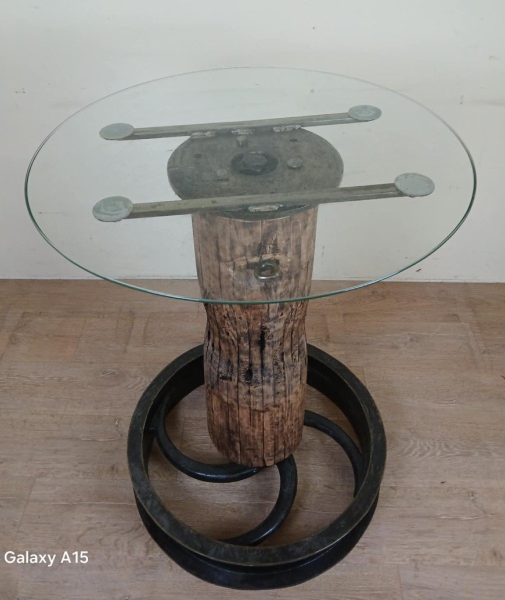 Industrial Design For This High Table Made With An Old Pulley And A Wooden Axle -photo-4