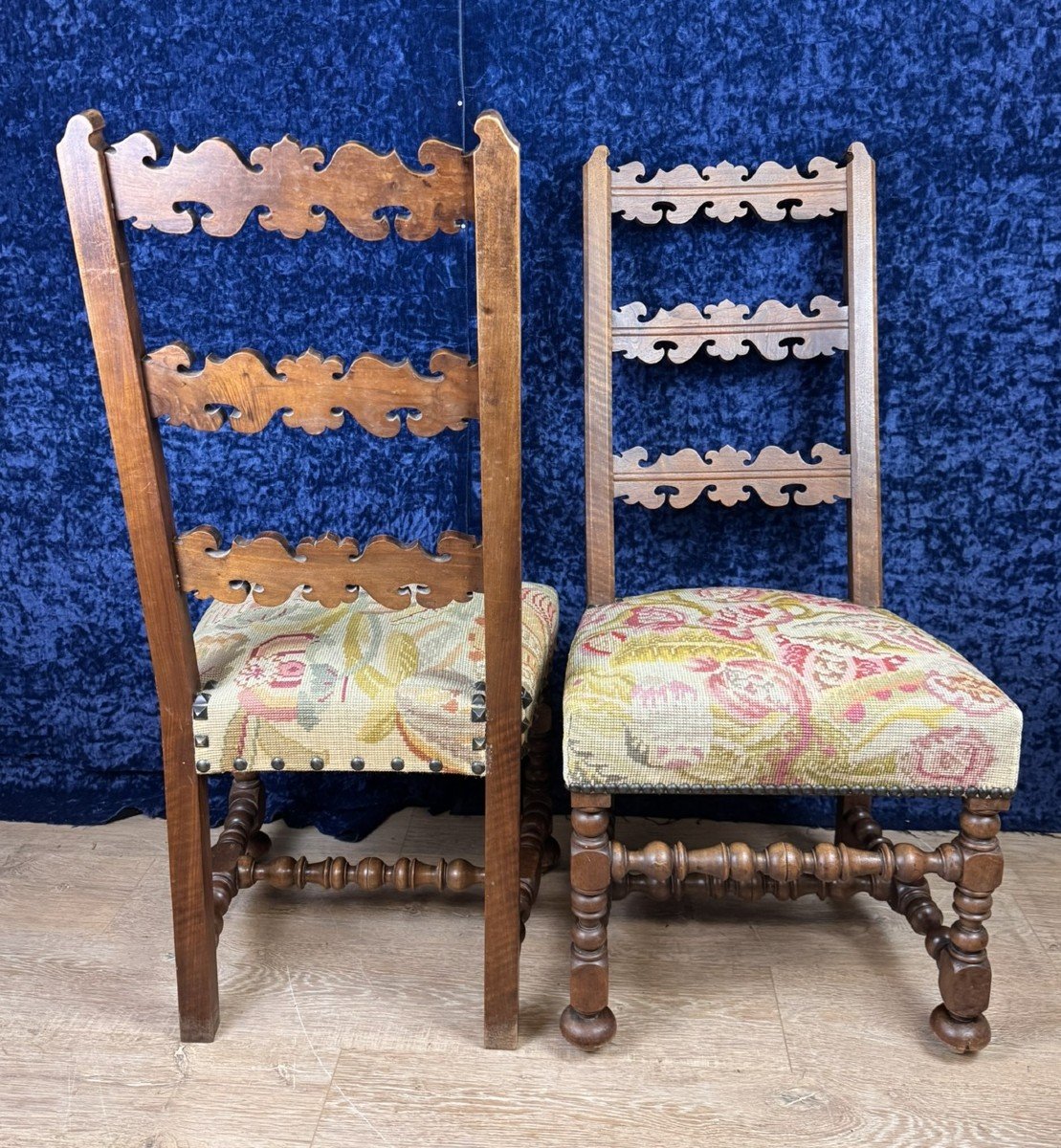 Pair Of Renaissance Style Walnut Chairs With Sloping Backs-photo-3