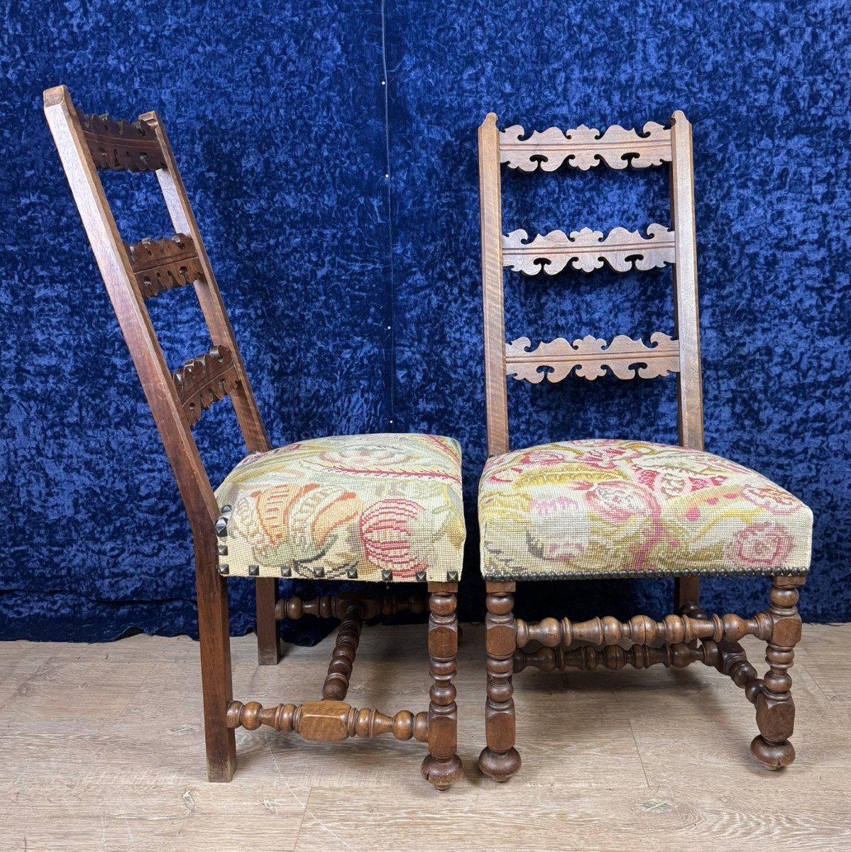 Pair Of Renaissance Style Walnut Chairs With Sloping Backs-photo-4