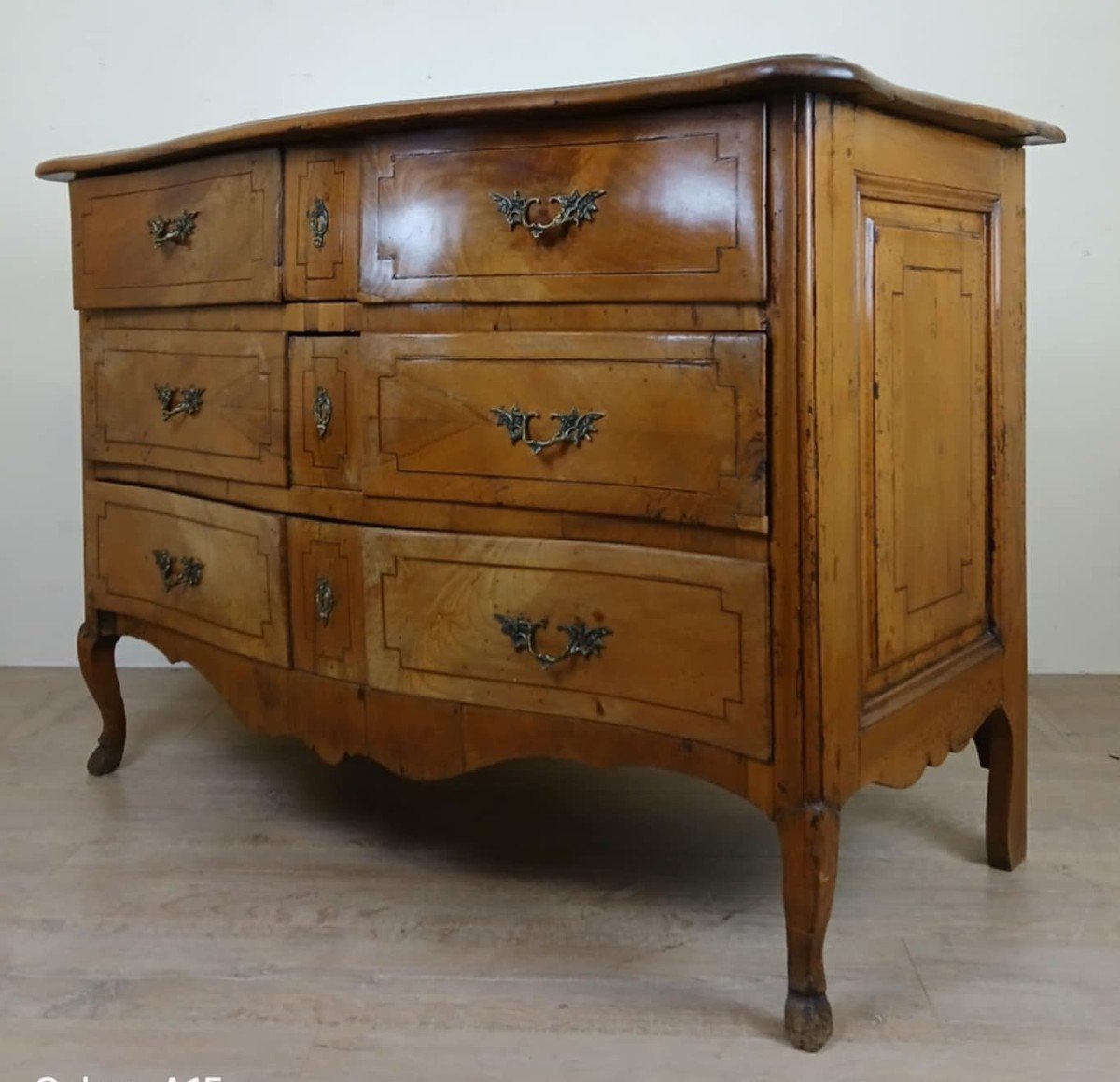 Louis XV Period Curved Chest Of Drawers In Elm And Marquetry Fillets Circa 1750 -photo-3