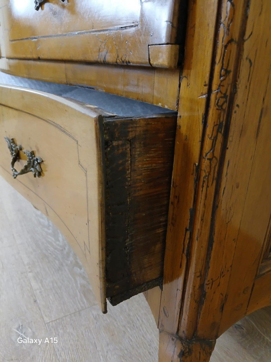 Louis XV Period Curved Chest Of Drawers In Elm And Marquetry Fillets Circa 1750 -photo-2