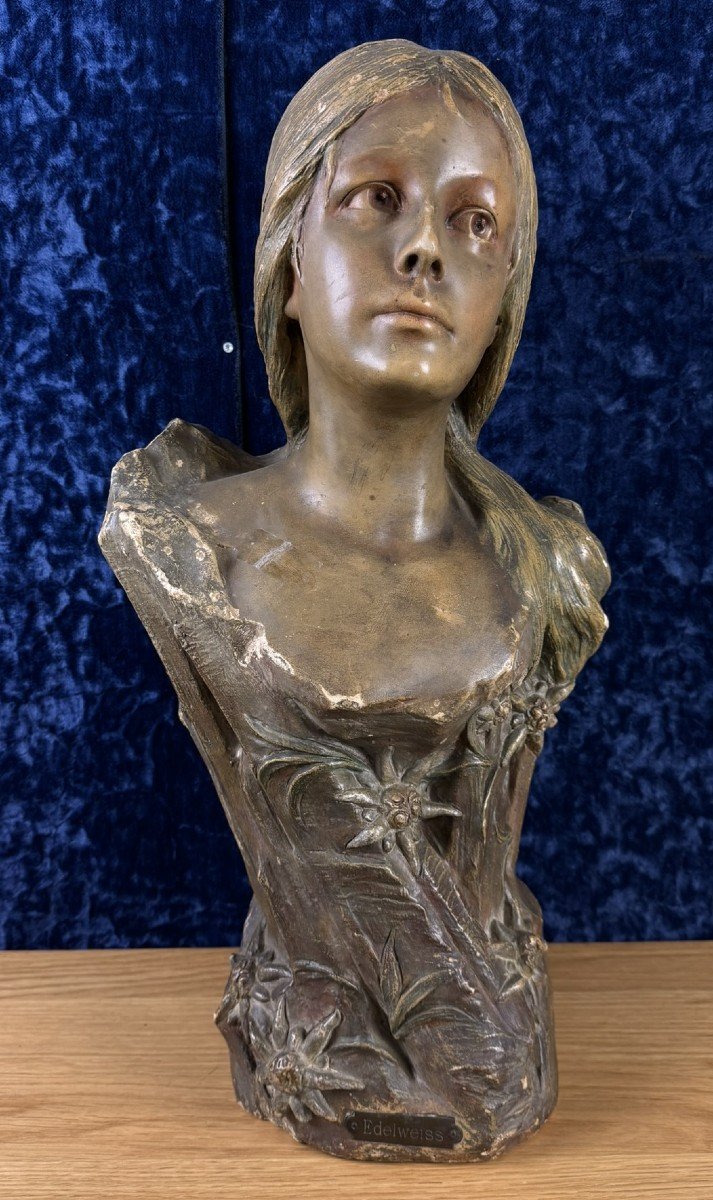 After Villanis: Terracotta Bust, Art Nouveau Period, Circa 1900 / H52cm   