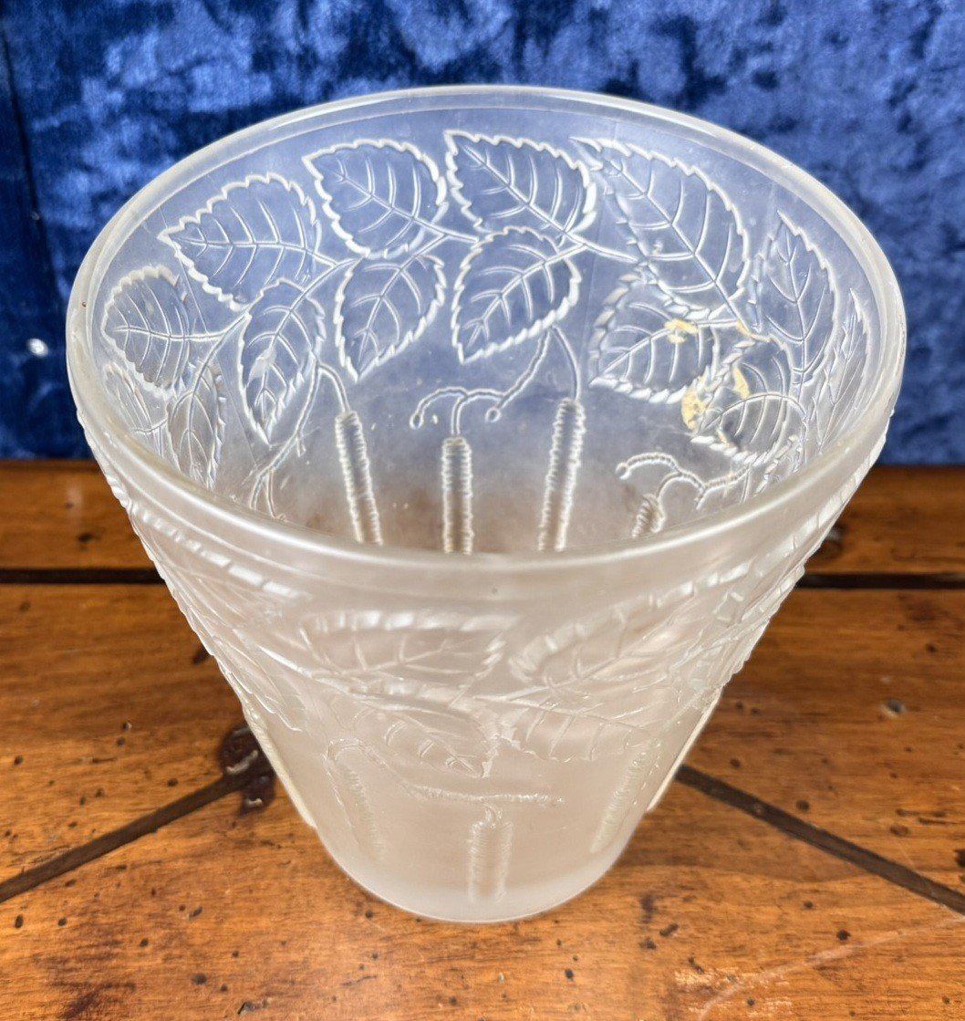 Superb Art Nouveau Vase In Frosted Molded Pressed Glass -photo-4