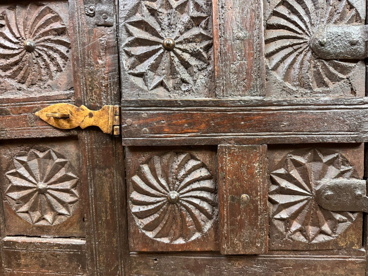 Asia 19th: Rare Wedding Chest In Exotic Wood, Abundantly Carved-photo-7