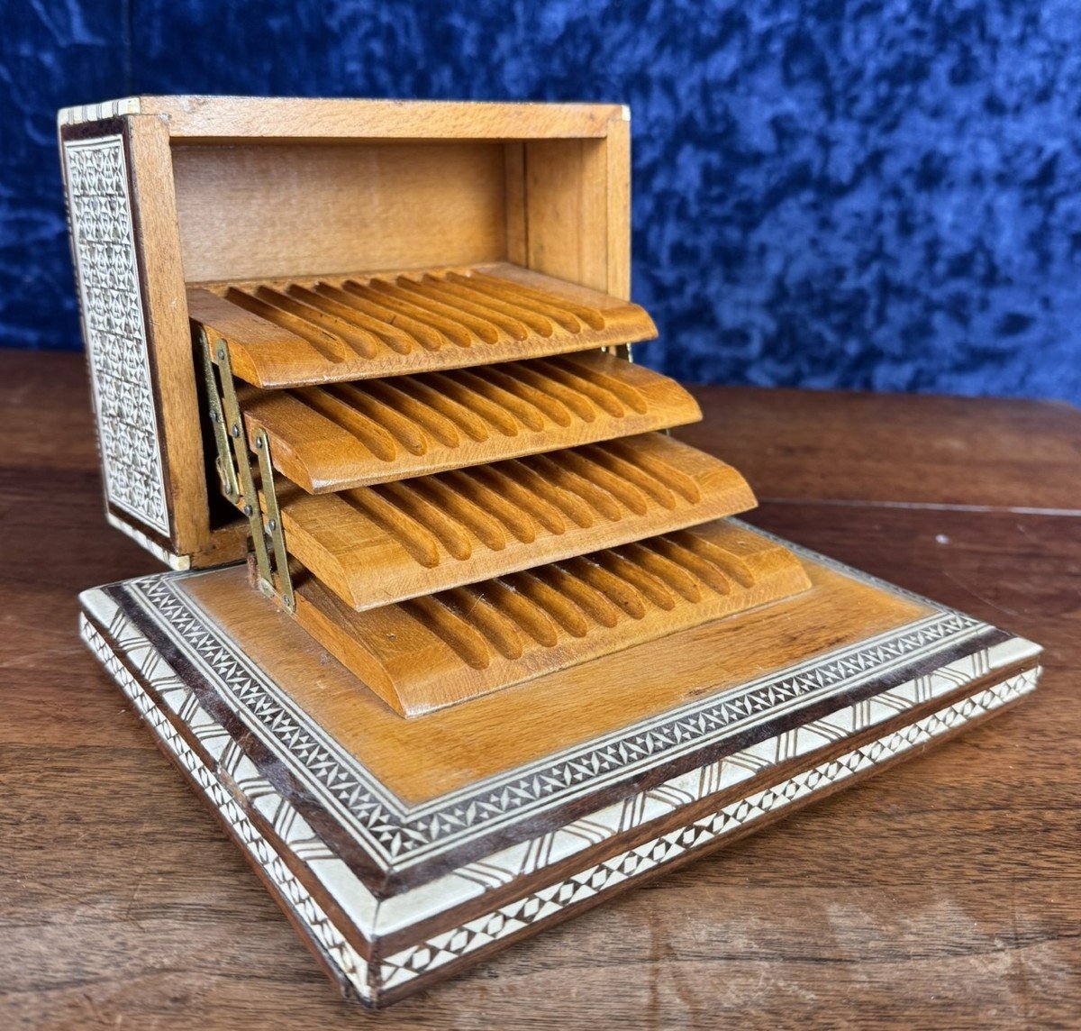 Oriental (syrian) Cigarette Box In Mother-of-pearl Marquetry