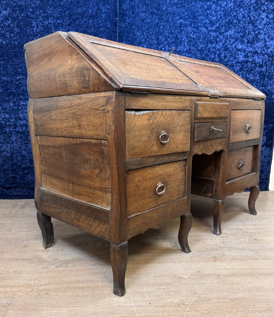 Louis XV Period Curved Bordeaux Sloping Desk In Solid Walnut Circa 1750 -photo-4