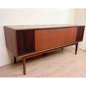 Scandinavian Sideboard With Record Player And Bang And Olufsen Radio Circa 1970