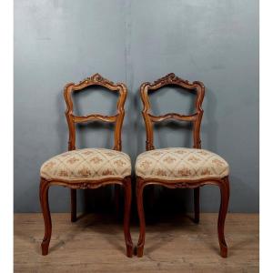 Paire De Chaises Louis XV En Noyer Blond 