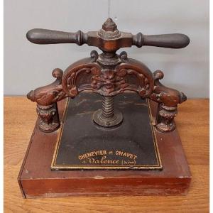 19th Century Binding Press In Lacquered Cast Iron With Antique Decorations 