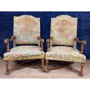 Paire De Fauteuils Louis XIII En Noyer Vers 1850