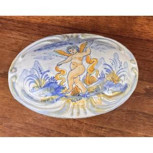 Deruta Ceramics Italy: Oval Box With Antique Cherub Decor