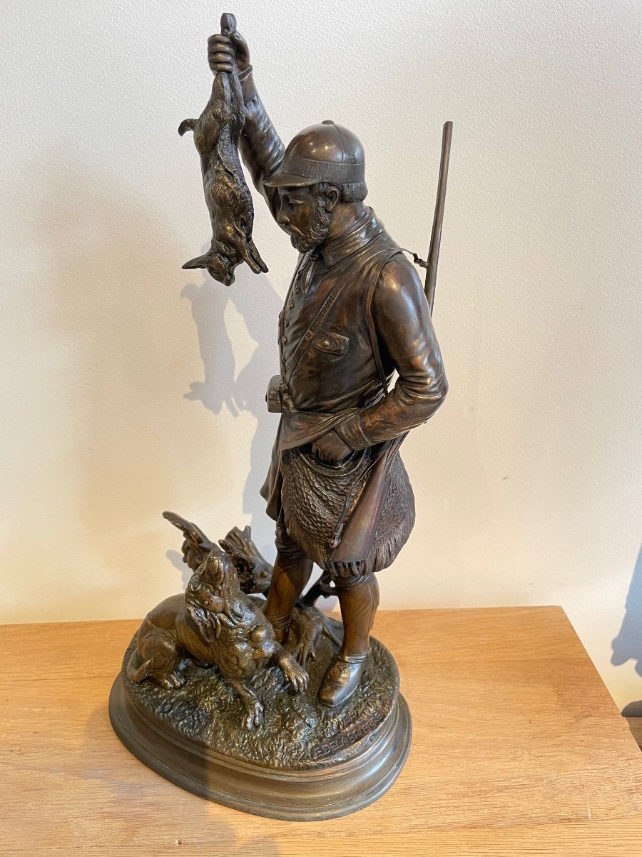 Sculpture En Bronze Signée Delabrierre Représentant Un Chasseur -photo-1