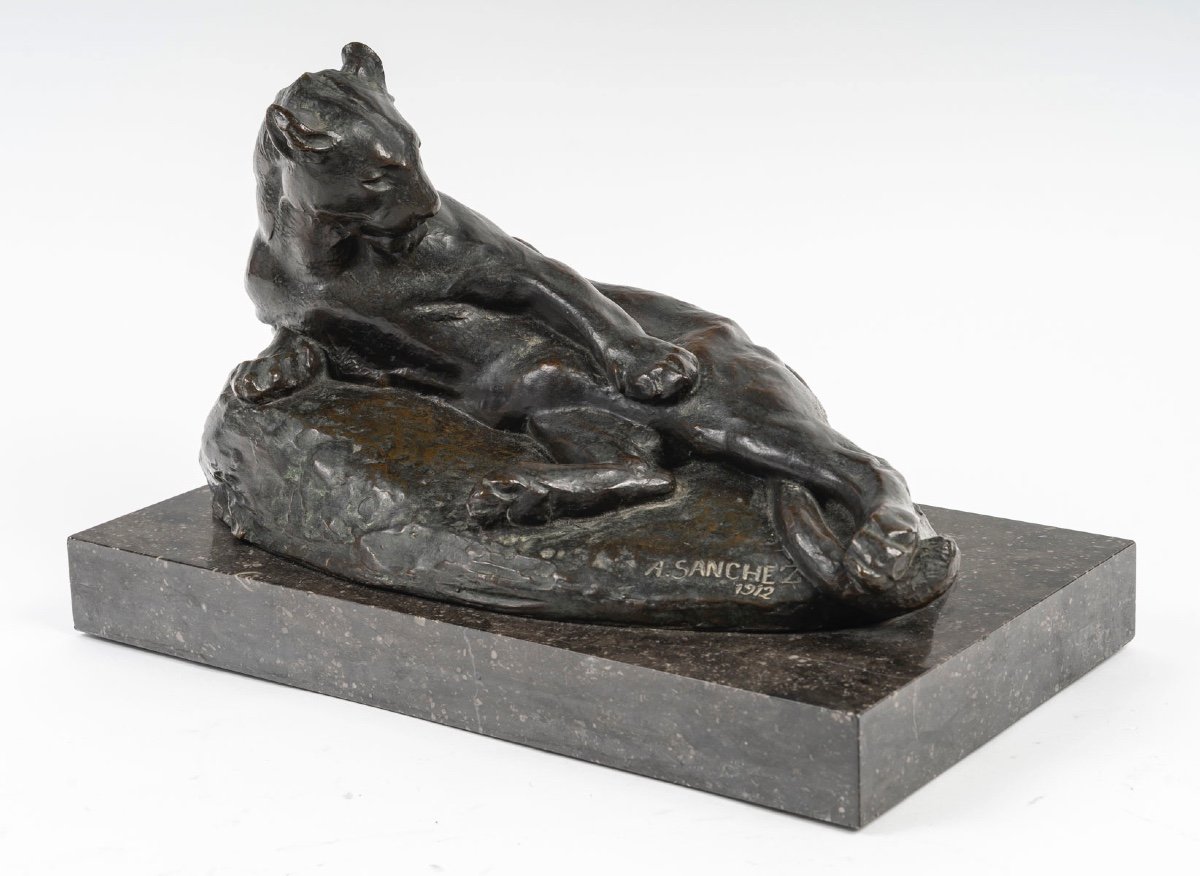 Panthère Couchée, Sculpture En Bronze Signée A. Sanchez 