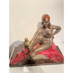 Sculpture En Bronze Et Céramique Signée Levy-kingsbourg Représentant Une Femme Orientale 