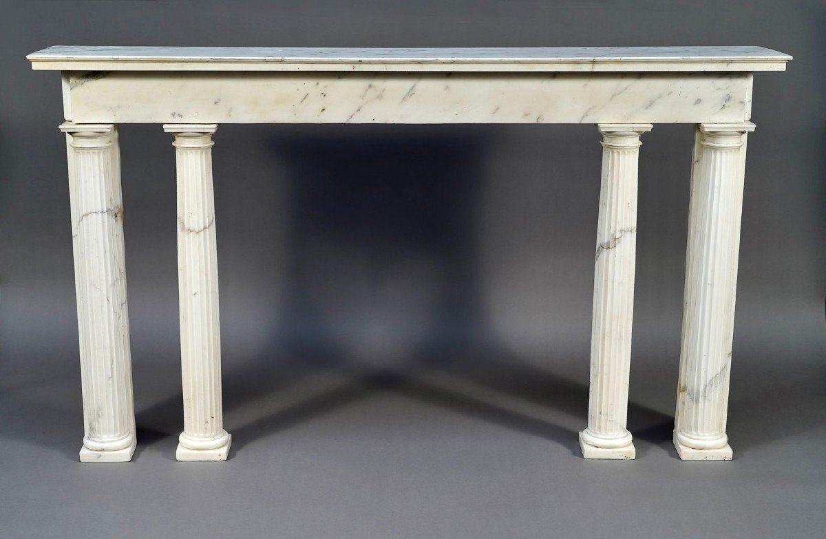 Console s’époque Louis XVI en Marbre De Carrare, France, Circa 1780