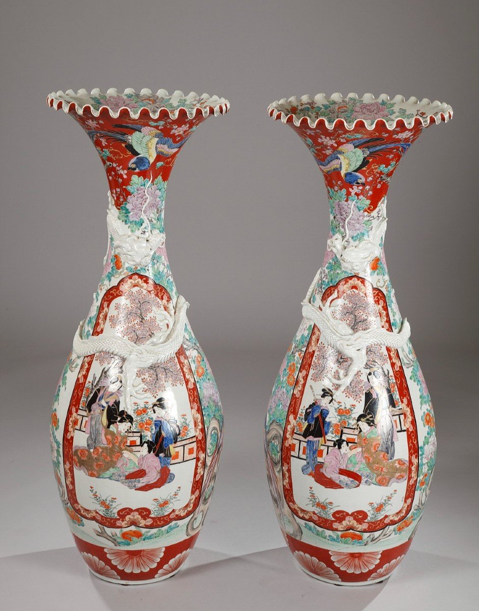 Paire de Grands Vases en Porcelaine "Imari", Japon, Fin XIXe siècle