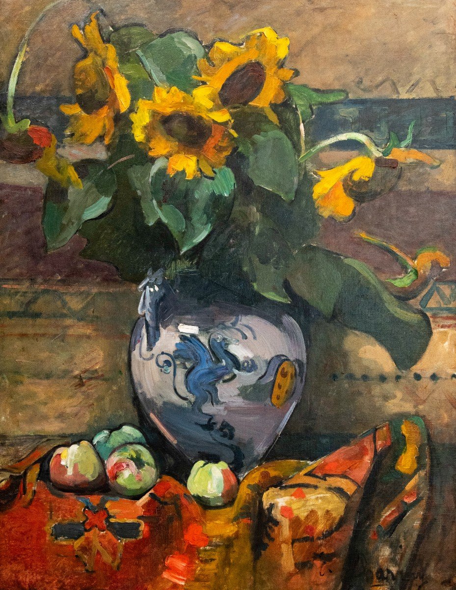 Emilie Charmy (1878-1974), Tournesols Dans Un Vase Asiatique Et Pommes Sur Un Tapis