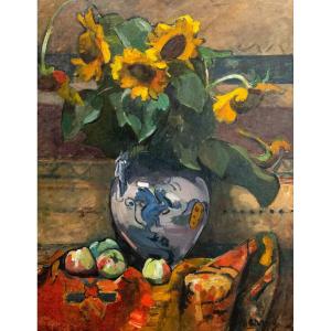 Emilie Charmy (1878-1974), Tournesols Dans Un Vase Asiatique Et Pommes Sur Un Tapis