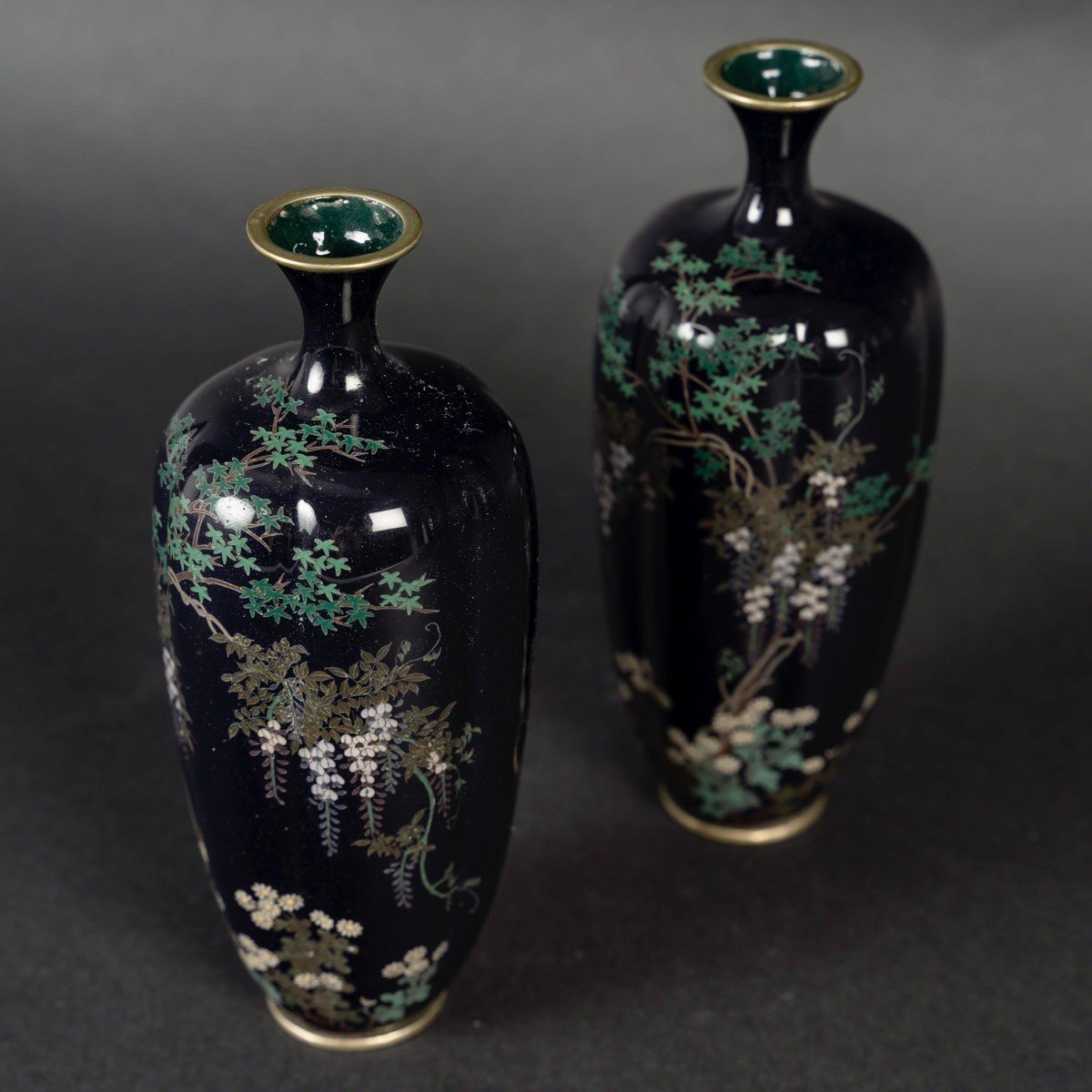 Paire De Petits Vases Japonais Godronnés En Emaux Cloisonnés-photo-3