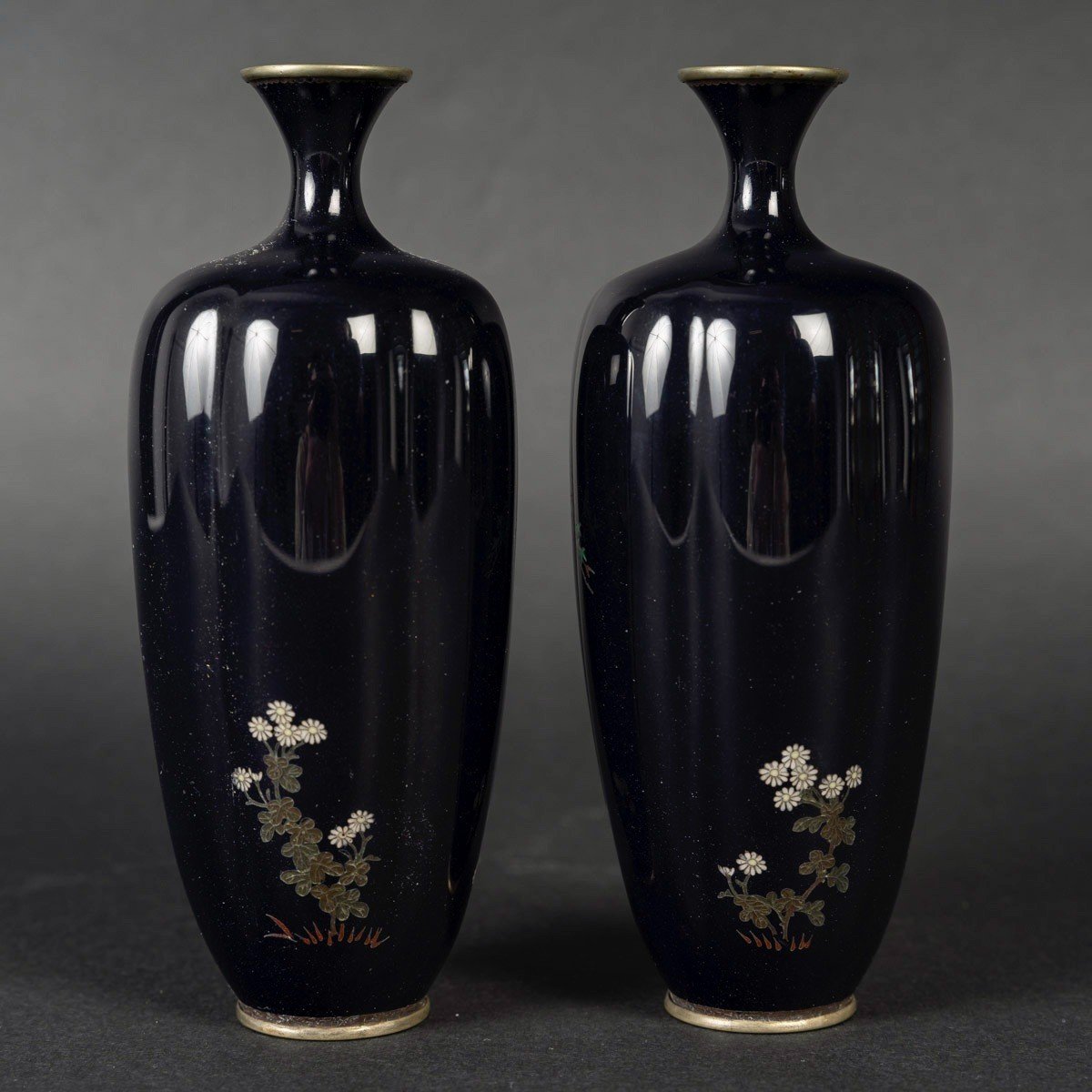 Paire De Petits Vases Japonais Godronnés En Emaux Cloisonnés-photo-1