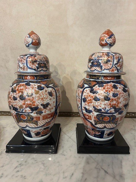 Coppia Di Potiches Imari