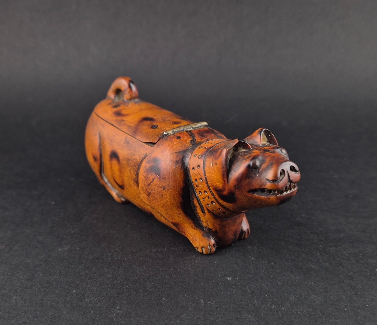 Zoomorphic Boxwood Snuffbox