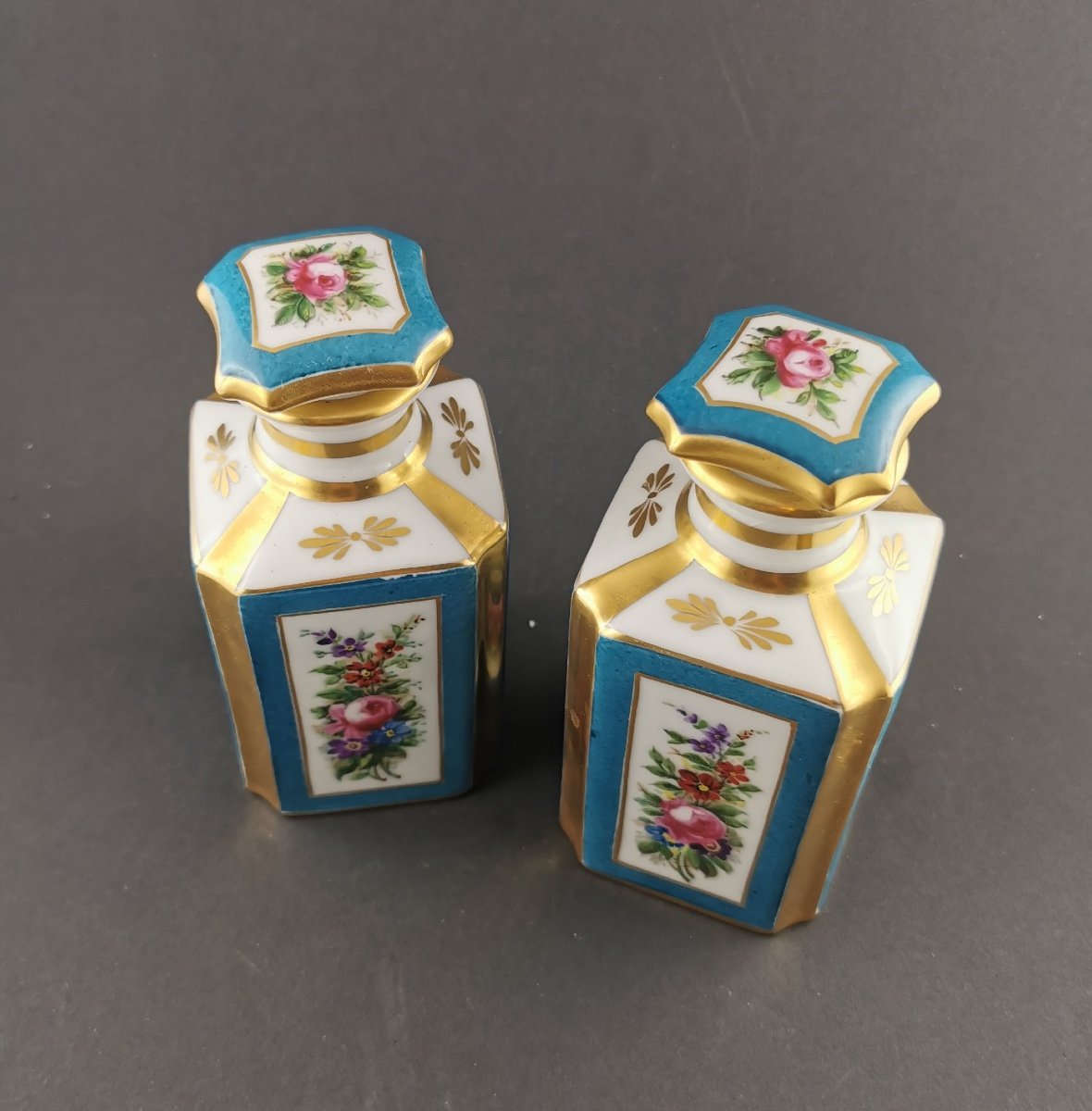 Pair Of Nineteenth Porcelain Perfume Bottle-photo-2