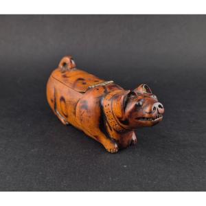 Zoomorphic Boxwood Snuffbox