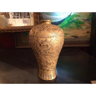 Vase De Forme Meiping En Bronze Doré 