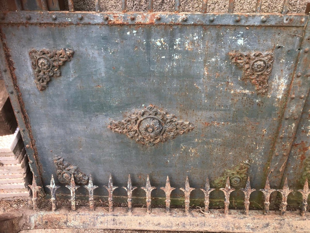 Antique Iron Gate Niii-photo-2