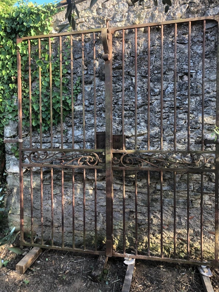 Beautiful 18th Century Forged Iron Gate 