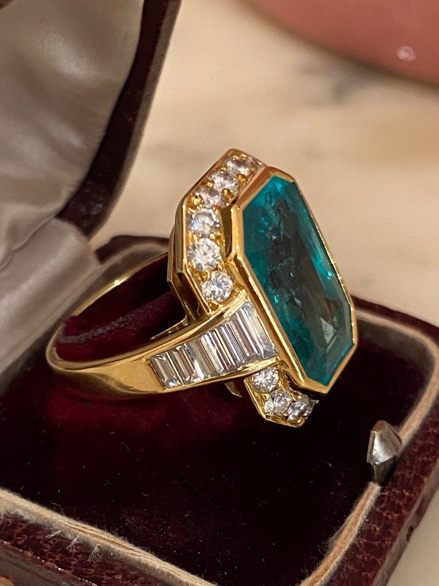 18k Yellow Gold Ring Adorned With A Colombian Emerald-photo-3