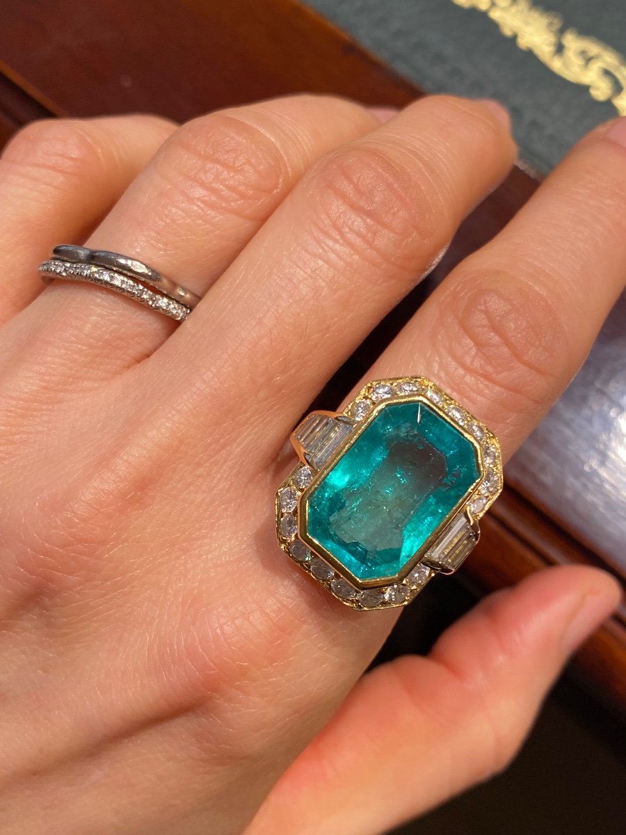 18k Yellow Gold Ring Adorned With A Colombian Emerald-photo-4