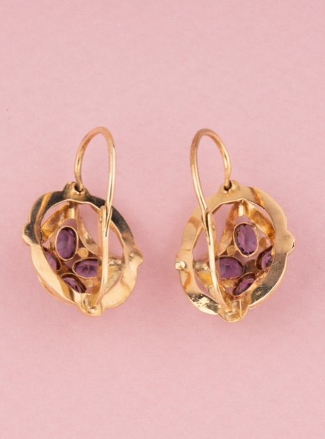 Ensemble D‘une Broche Et D’une Paire De Boucles D‘oreilles En Or Jaune 18k Ornées D’améthystes-photo-3