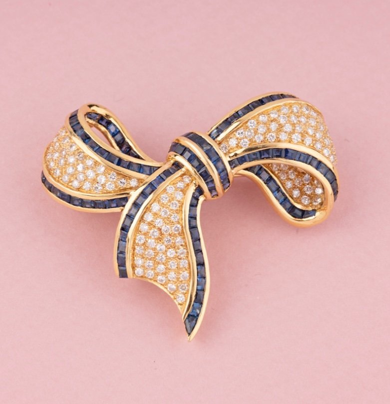 Knot Brooch Made Of 18k Yellow Gold Sapphires And Diamonds -photo-2