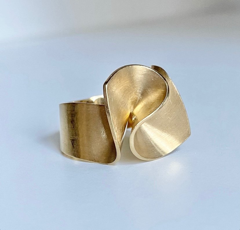 Création - Bague En Volume En Or Jaune 18k 