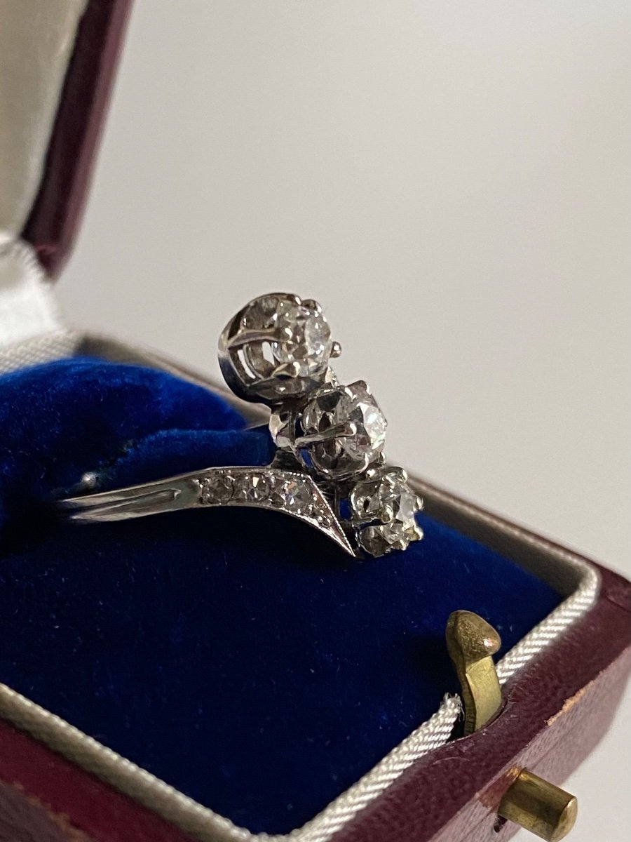 Belle Epoque Ring In Platinum Set With 3 Diamonds-photo-4