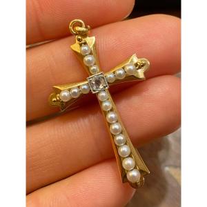 Pendentif Croix En Or Jaune 18k Sertie De Perles Et Diamant