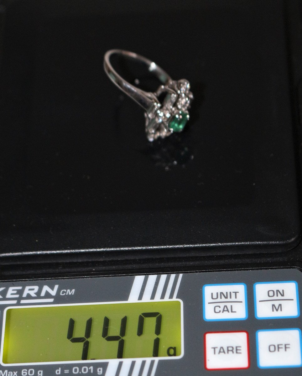 Emerald Modernist Flower Ring-photo-3