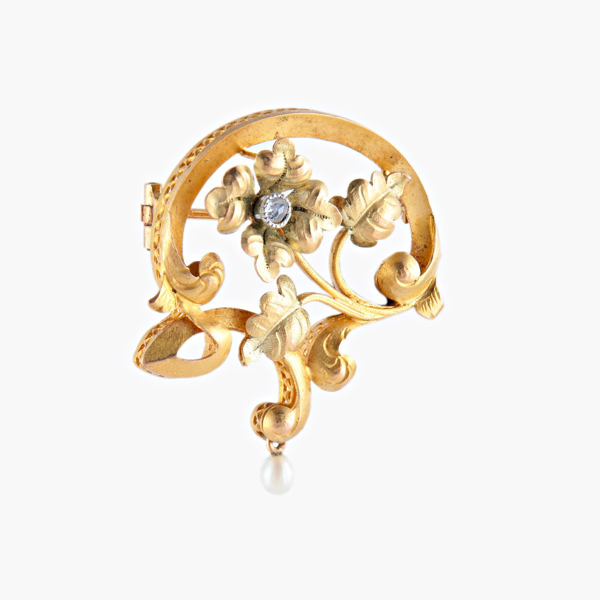 Art Nouveau Brooch In Yellow Gold-photo-2