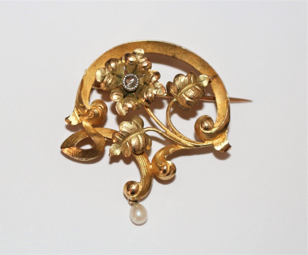 Art Nouveau Brooch In Yellow Gold-photo-3